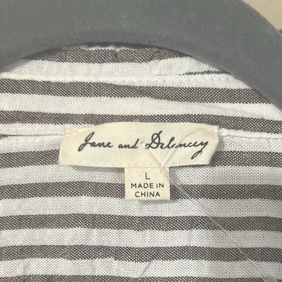 Flowy crinkle vertical striped button down long sleeve shirt brown/cream Lrg - Picture 4 of 14